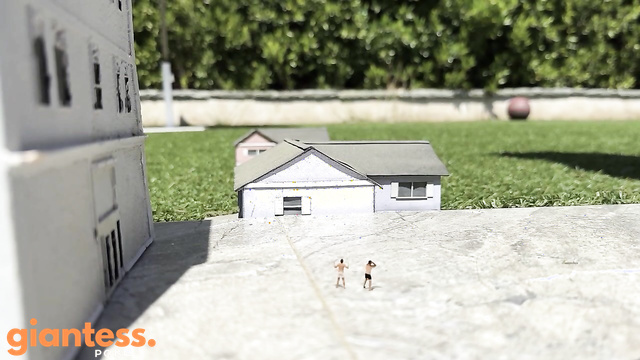 Giantess Ave - Giantess Roma - Little Town Bash