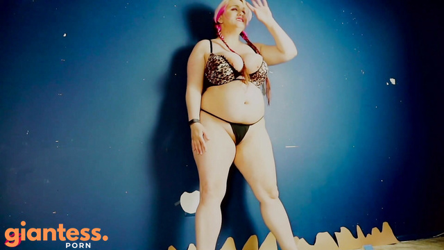 Clubdinasky - 200 FT Giantess