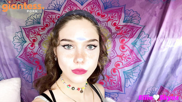 Ellie Skyes – Gentle Giantess Face Focus Fetish
