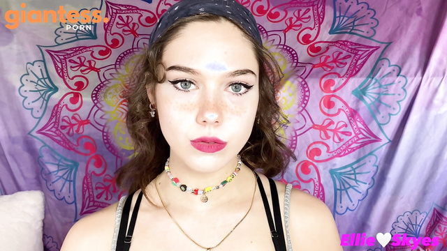Ellie Skyes – Gentle Giantess Face Focus Fetish