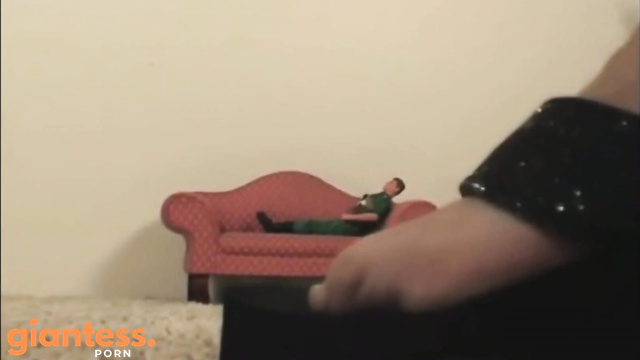 About Berlins Booty – Berlin Farts On A Solider Guy