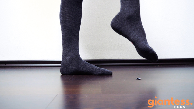 Giantess Ella – Sock Crush