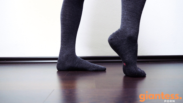 Giantess Ella – Sock Crush