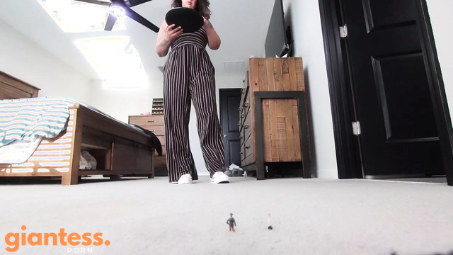 Drea Xoxo - Disobedient Foot Slaves