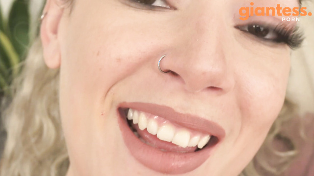 Sasha Curves - Giantess Sets A Tiny Trap