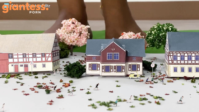 Giantess EditZ - Tiny Town Part 1