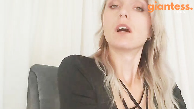 Lexi Snow - Giantess Blowjob In Court
