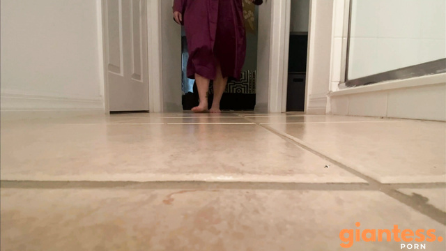 Giantess Ave - Giantess Tub Truama Rough Unreleased Version