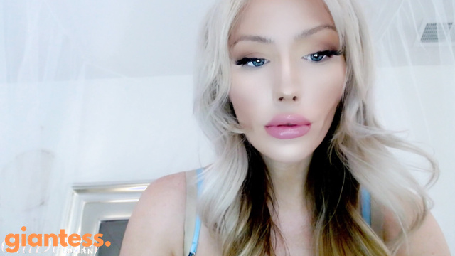 Gia Del Rey - Giantess Is Hungry For You