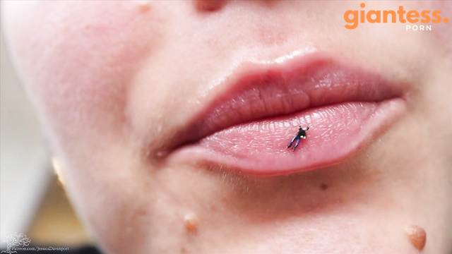 Goddess Aurora – Little Man On Lips