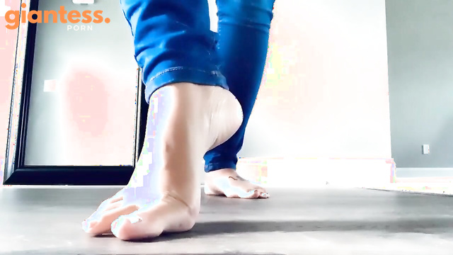 Drea xoxo - Giantess Crush