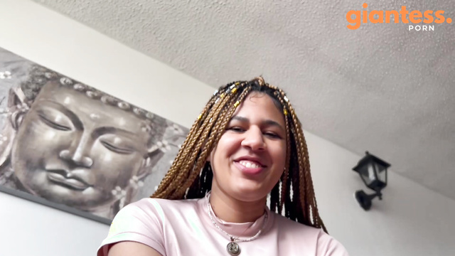Colombian big ass - Open mouth and receive spit of giantess