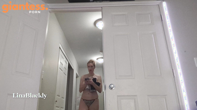 Lina Blackly - Giantess Ass Worship POV