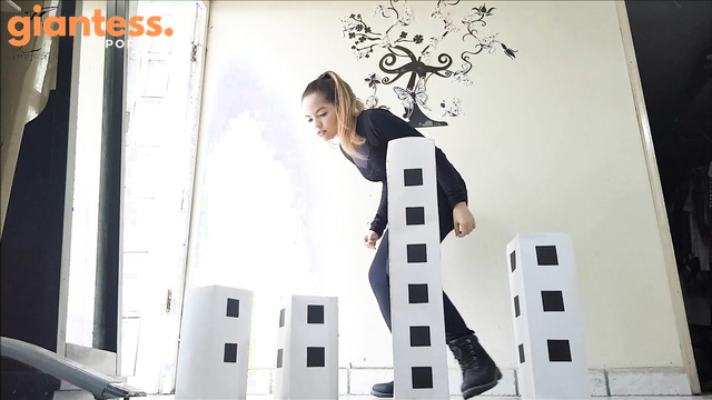 Farager's Giantess - Giantess Supervillain girl Carmen attacks a second city
