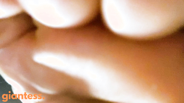 MXDominionakaCrushGoddess Clips - Ebony Giantess finds Teenie White Girl