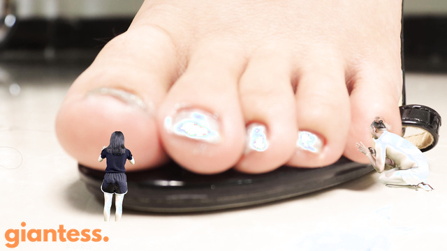 Giantess COCO Shrinking
