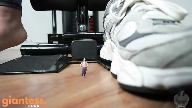 Sasha Curves - Tiny At The Giantess Gym