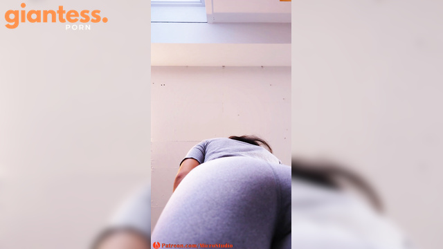 MicroStudio - Giantess Roomate