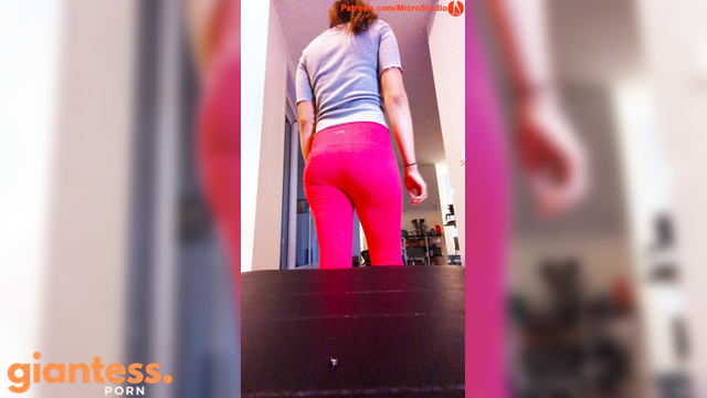 MicroStudio - Giantess Unaware Babysitter Story
