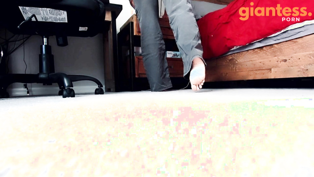 Drea xoxo - Giantess Catches a Bed Bug