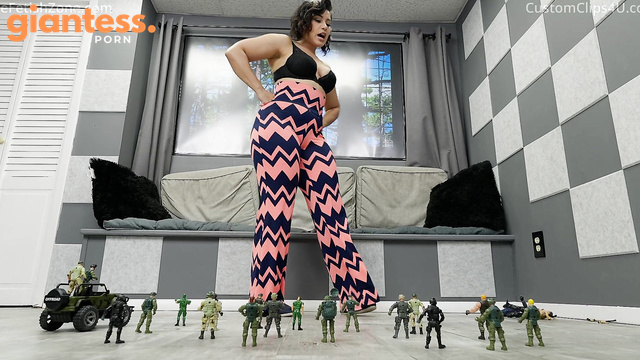 CustomClips4U - Booty Playtime 5