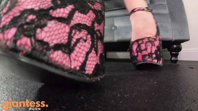 Sarah DiAvola - Giantess Toe Job 2
