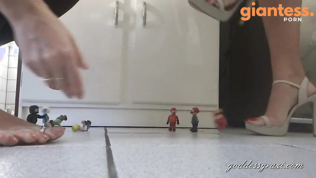 Goddess Grazi - Giantess 11