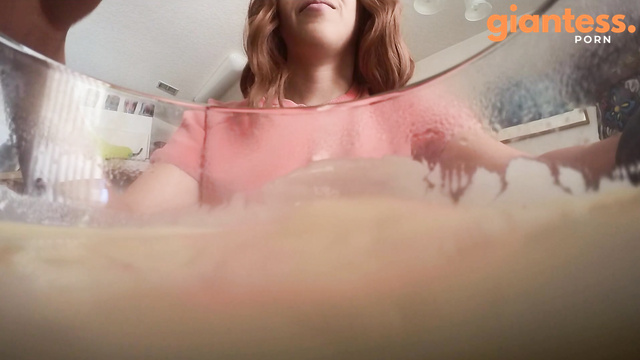 Giantess Requests - Cheese sauce with mini guy