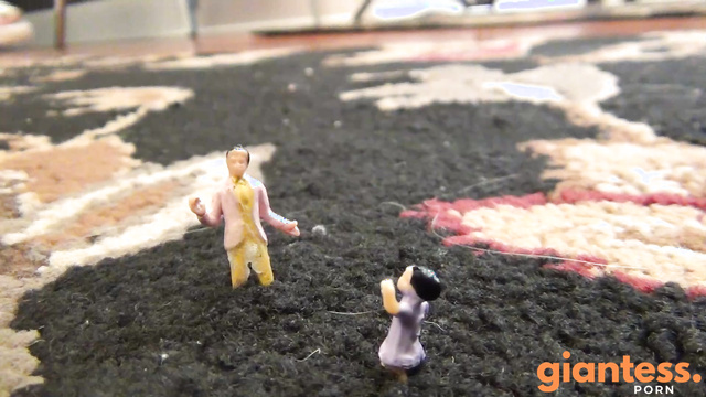 Southern Giantess - A Tiny Couple Gets Trapped Under Cora Mercy