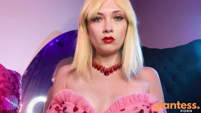Miss Melancholy Moe - Mesmerizing Mirror Munchie