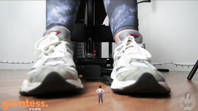SashaCurves - The Giantess Gym