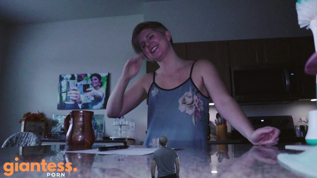 Housewife Ginger - Mommy Need Attention