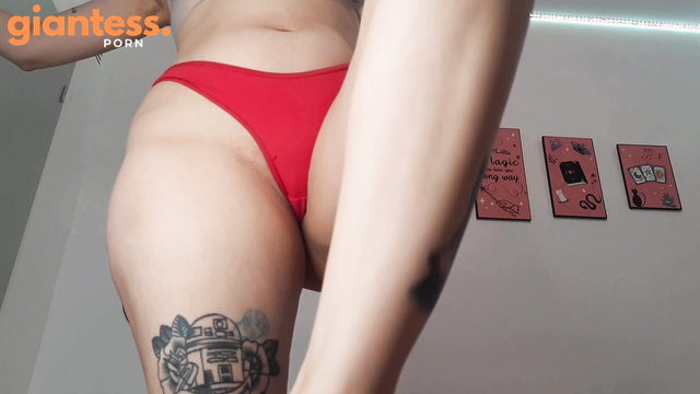 Queen Cronopia - Check Out Your Giantess