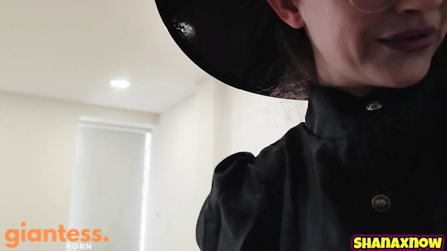 Shanaxnow - Naughty Witch Giantess Cosplay Assclapping