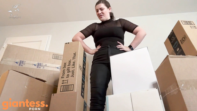 Forager's Giantess - First Contact with Giantess Goddess