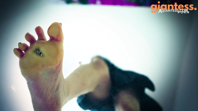XGiantess - Giantess Girl House Party “Truth or Dare”