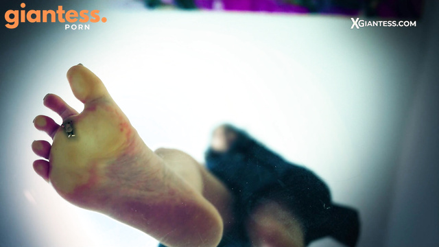 XGiantess - Giantess Girl House Party “Truth or Dare”