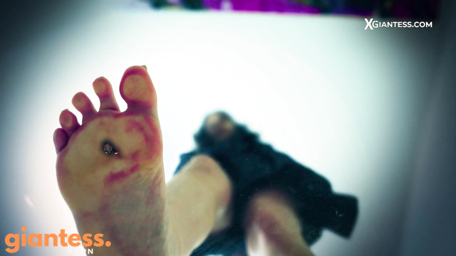 XGiantess - Giantess Girl House Party “Truth or Dare”