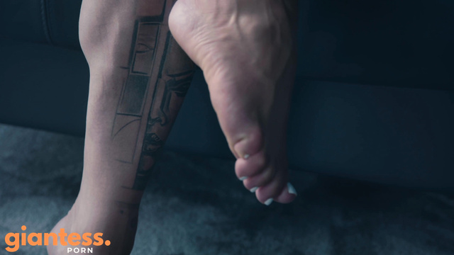 Giantess Domains - Be Careful With My Giant Muscle Legs