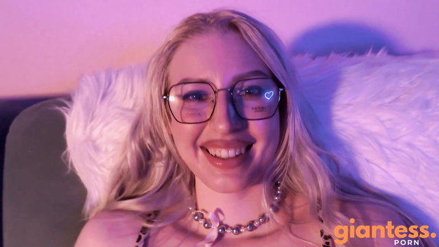 AliceWarmHeart - The Giantess Shows Her Full Belly
