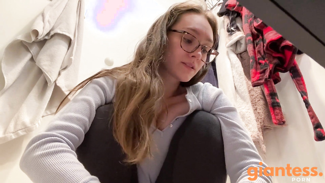 Dvinebabe - Giantess Lil Sis Teaches You a Lesson