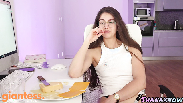 Shanaxnow - Giantess Unaware Devours Co-Worker