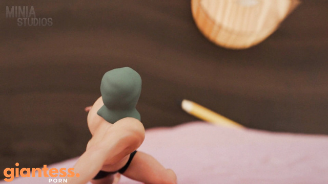 Minia Studios - Surviving the Giantess Footprints