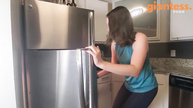 Malorie Switch - The Roommate's Tiny Spectator