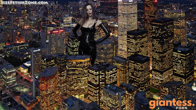 Media Impact Customs - Giantess Kerri Vs The Flash