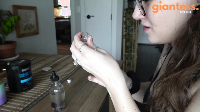 Dvinebabe - The Tiny Man Slave Of Giantess Vagina