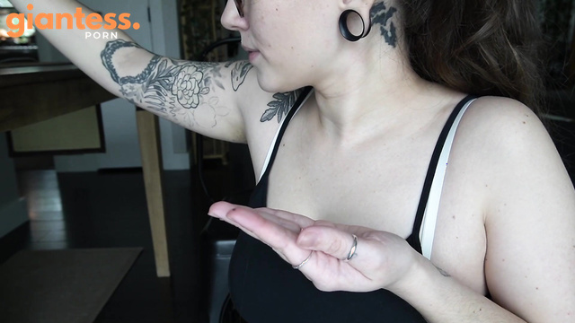 Dvinebabe - The Tiny Man Slave Of Giantess Vagina