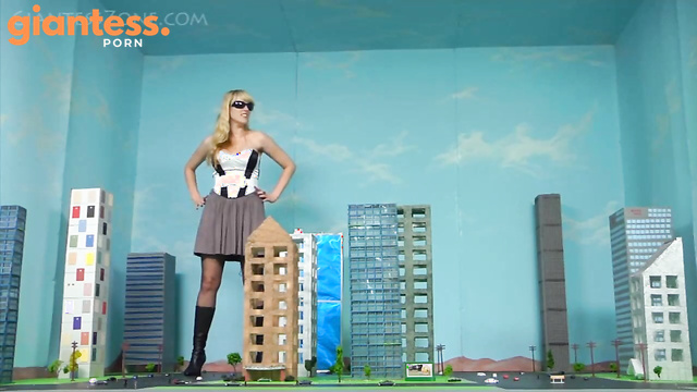 Media Impact Customs - Suzi`s Return To Destroy Town