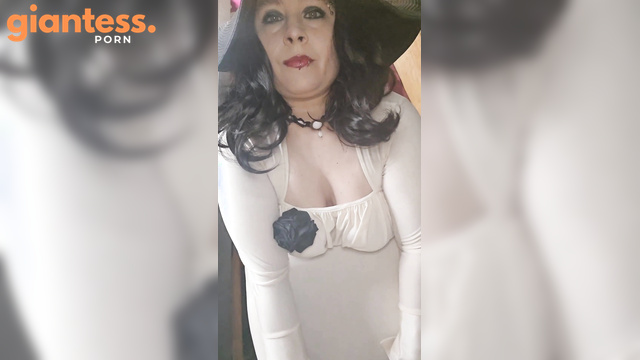 Giantess Requests - Chubby Giantess Horny Masturbation