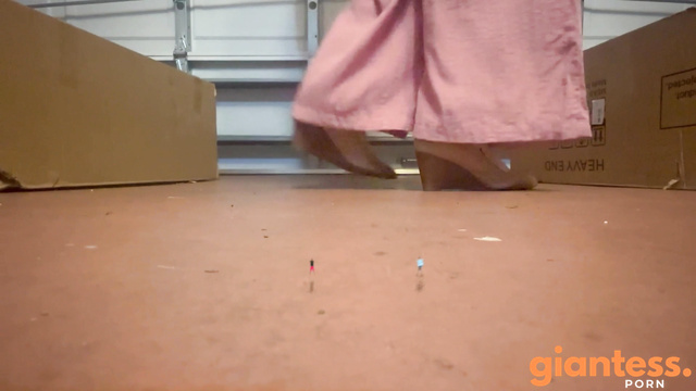 Giantess Requests - Giantess Finding Missing Tiny People